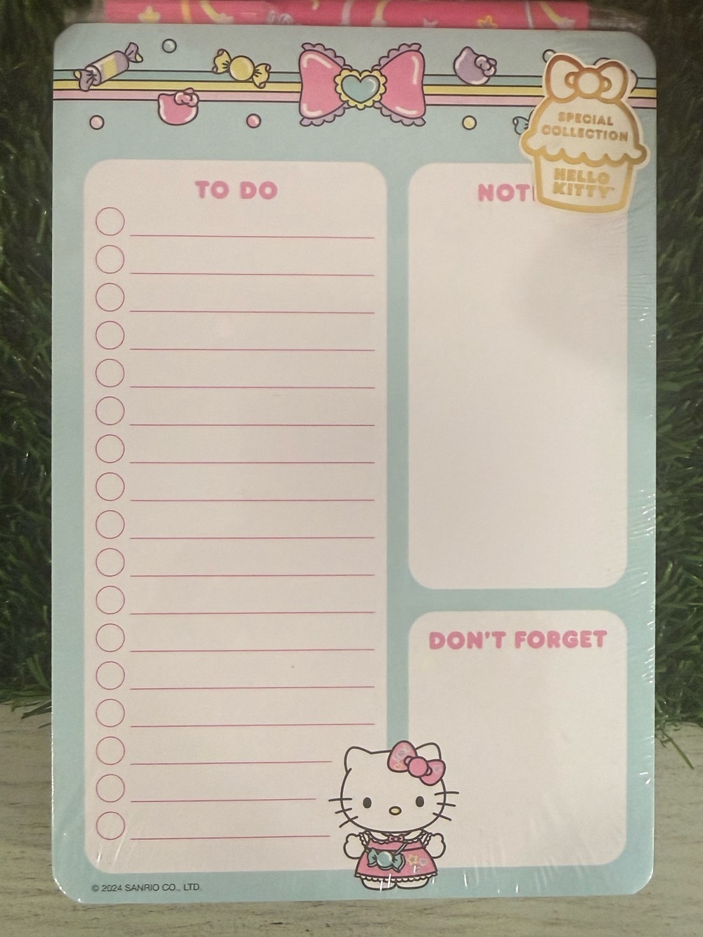 Sanrio Hello Kitty Candy-themed To-Do desk pad and gel pen